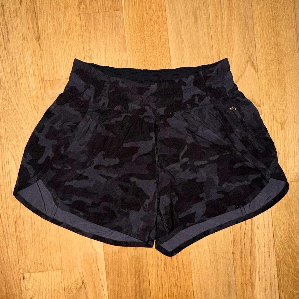 Lululemon camo short size 6